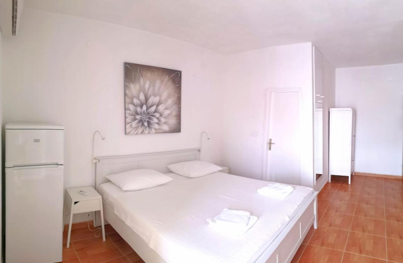 Apartments Angela Makarska Buitenkant foto
