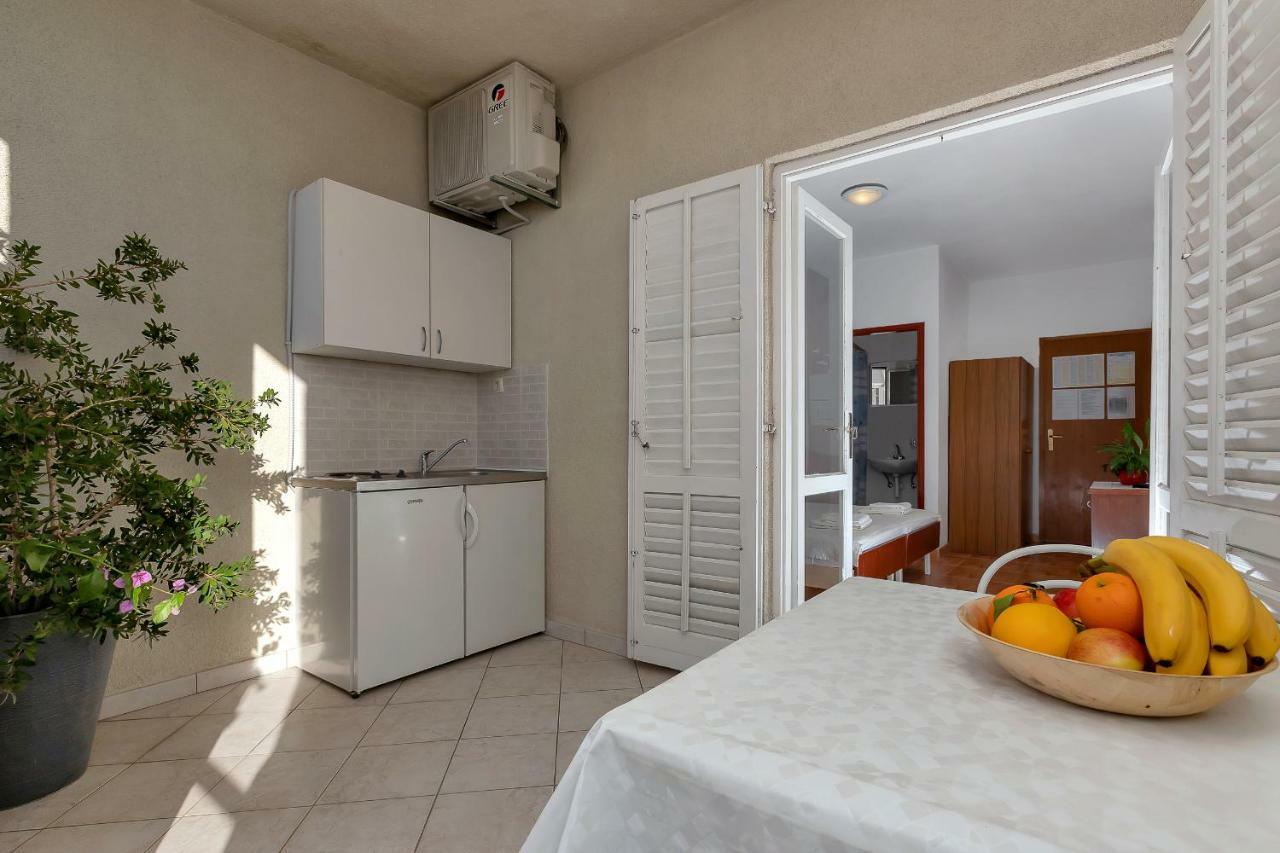 Apartments Angela Makarska Buitenkant foto